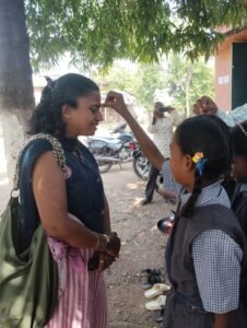 न्यौता भोज कराया गया  |  सहायक खंड शिक्षा अधिकारी मुदिता गुप्ता के सहयोग एवं उपस्थिति में कराया गया न्यौता भोज  |  राष्ट्रीय किसान नेता एवं वरिष्ठ समाजसेवी सुजीत गुप्ता एवं संपादक शैलेंद्र गुप्ता की रही गरिमामयी उपस्थिति  | सी ए सी वैभव वर्मा एवं शिक्षिका लक्ष्मी रावटे की खास मौजूदगी  ने बनाया अविस्मरणीय पल  |  शासकीय प्राथमिक शाला को.  नवागांव में हुआ आयोजन  |